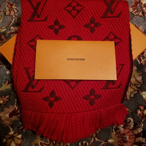 Louis Vuitton Scarf-100% authentic. - Picture 1 of 3